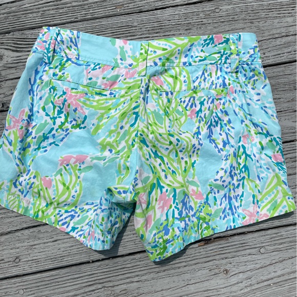 Lilly Pulitzer Callahan Ocean Fish Print Shorts: size 4 - Picture 2 of 6